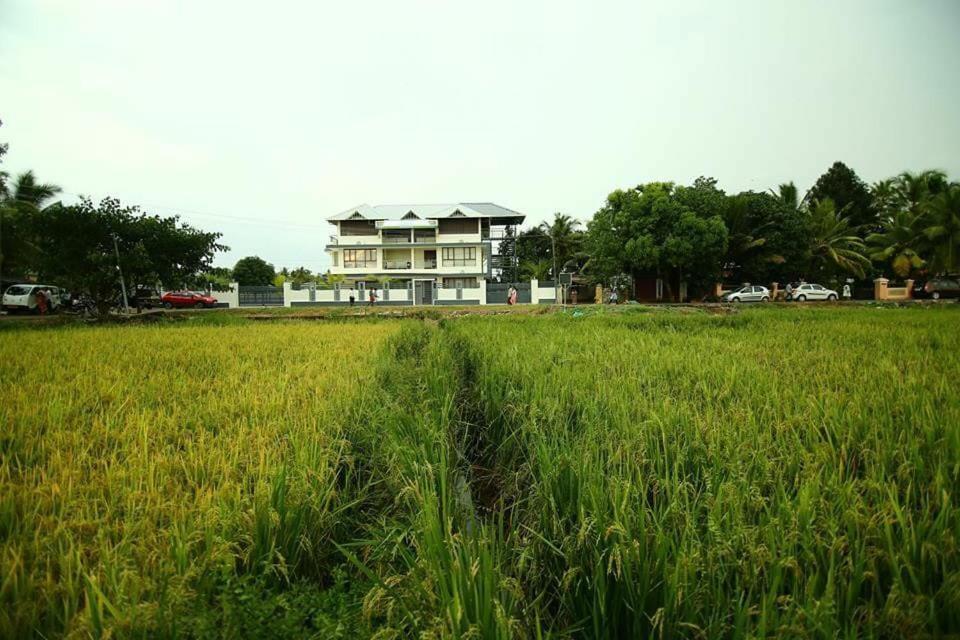 Captains Cabin Backwater Resort Alappuzha Екстериор снимка